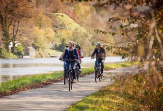 Un voyage sensoriel à vélo au cœur des vignobles de Bourgogne